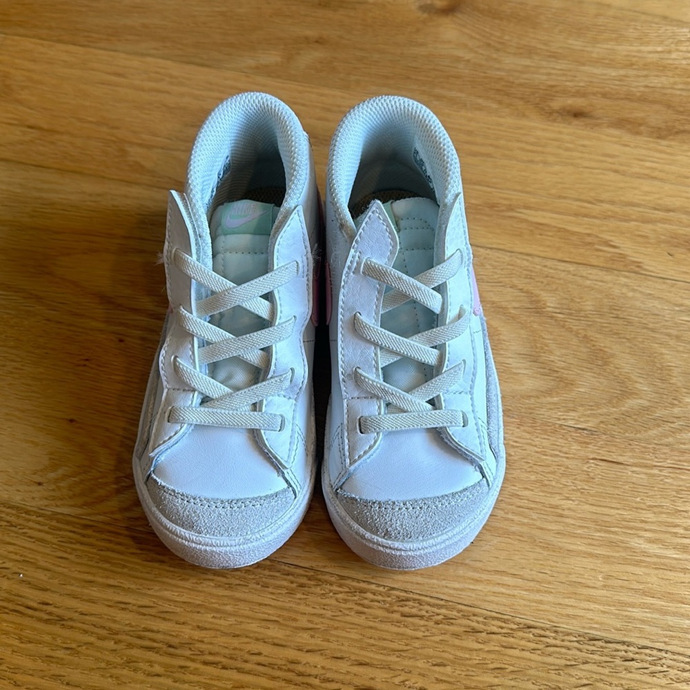 Nike mid blazer 77 shoes